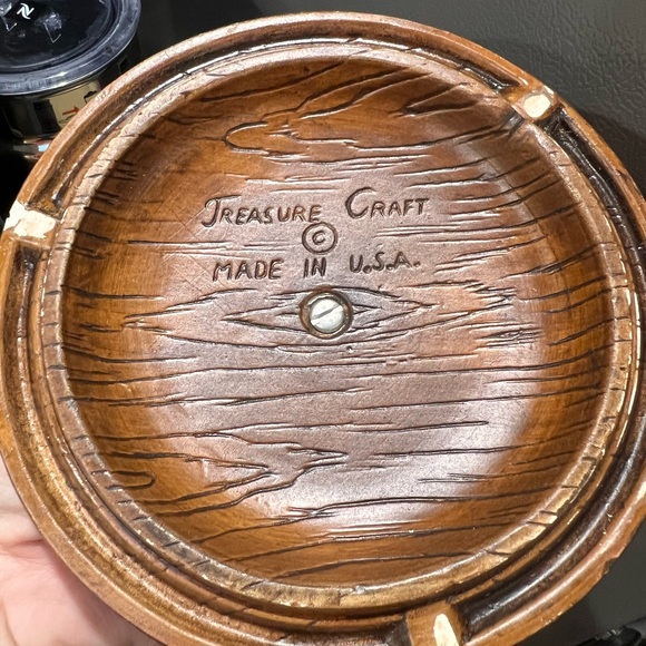 VTG Treasure Craft Canister Ceramic Wood Grain Coffee Jar Red Apple Kitschy - Picture 2 of 6